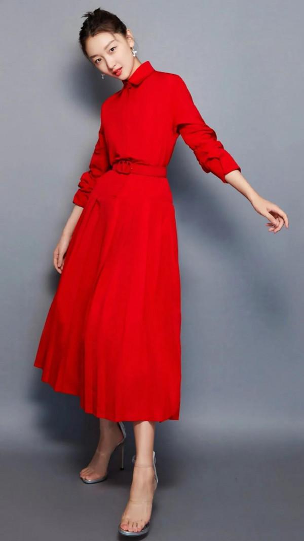 演員周冬雨寫真集