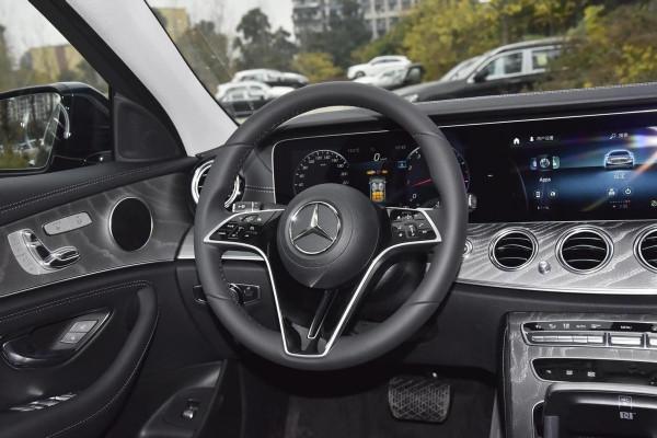 解讀全新賓士E級，軸距3079mm，科技配置豐富，售價43.99萬起