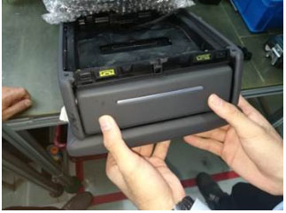 奧迪A6L（C8）後排扶手水杯架無法開啟