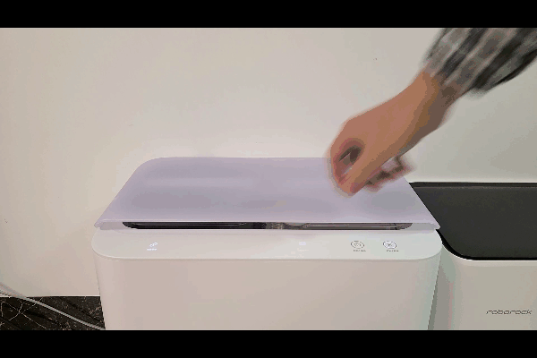 自清潔掃拖機器人橫評:美的W11與石頭G10清潔大作戰 自清潔掃拖機器人橫評:美的W11與石頭G10清潔大作戰