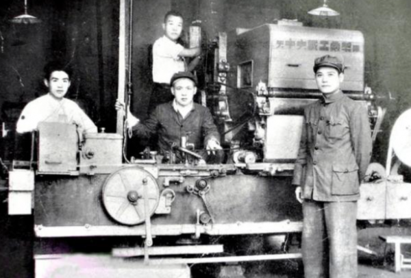 新四軍產的香菸“飛馬”有多受歡迎？敵佔區排長隊，能用煙換情報