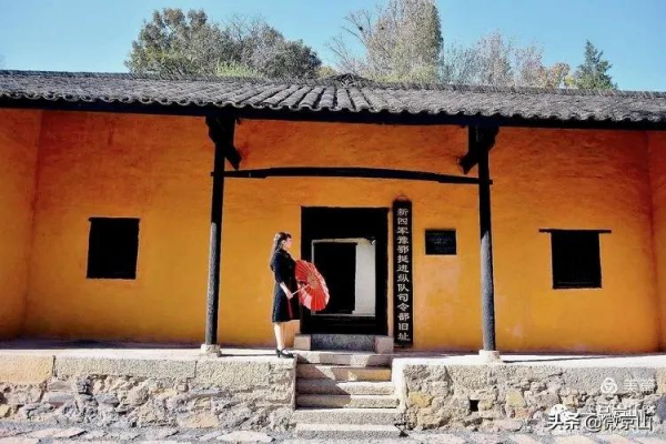 京山張菁拍攝組圖:紅色八字門 京山張菁拍攝組圖:紅色八字門