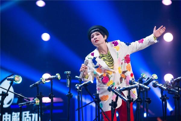 《說唱聽我的2》尤長靖鄧典果將舞臺氛圍拉滿,龔琳娜致敬卓別林 《說唱聽我的2》尤長靖鄧典果將舞臺氛圍拉滿,龔琳娜致敬卓別林