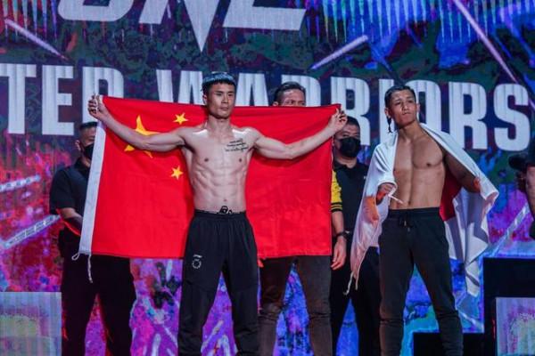 邱建良輸給日本拳王引發爭議!媒體人怒斥:為什麼不公佈比分? 邱建良輸給日本拳王引發爭議!媒體人怒斥:為什麼不公佈比分?