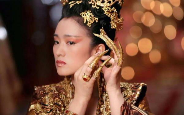 改了國籍的8位著名明星，李連杰張鐵林在列