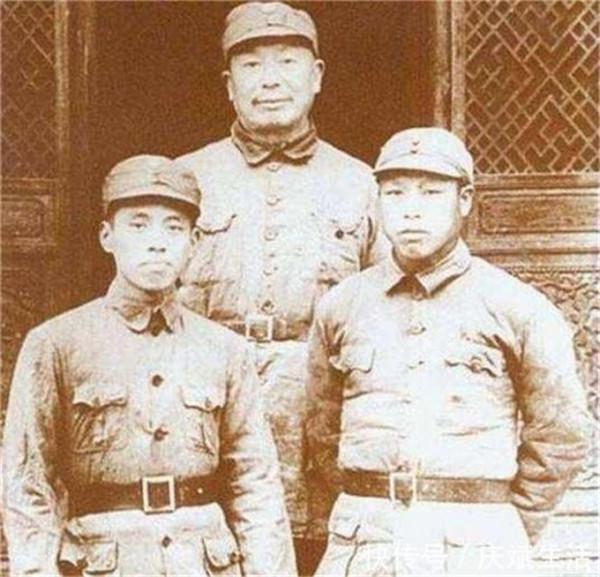 他誤殺上級,很多人要求殺他,毛主席救了他,多年後他為開國上將 他誤殺上級,很多人要求殺他,毛主席救了他,多年後他為開國上將