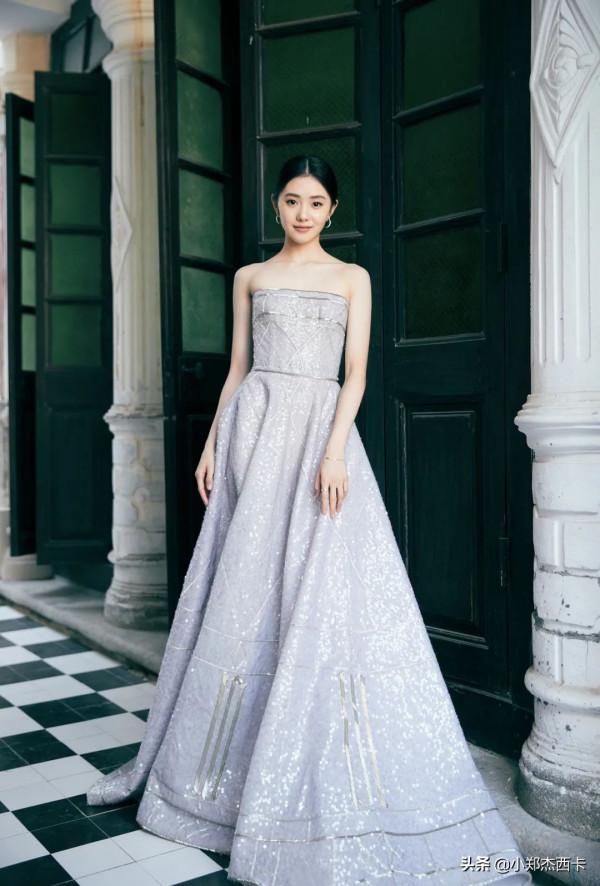 看完女明星們的金雞獎紅毯生圖，我的容貌焦慮好多了…