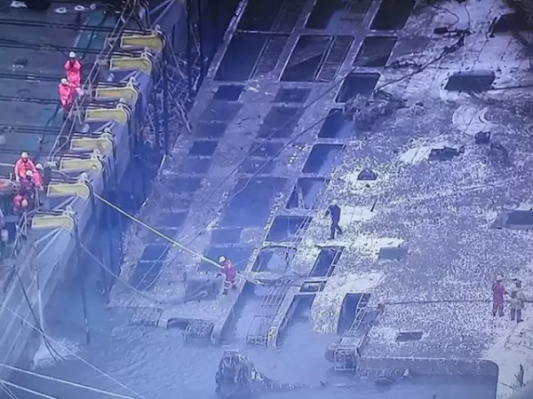 6824噸“世越號”沉船，韓國無能為力，中國成功打撈，卻虧損11億