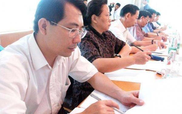 “國企面試”問題：你有6杯水，卻來了7個人，你該怎麼辦？