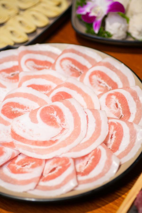 秋天抵禦寒冷的“秘密武器”！（煙囪銅鍋涮肉）