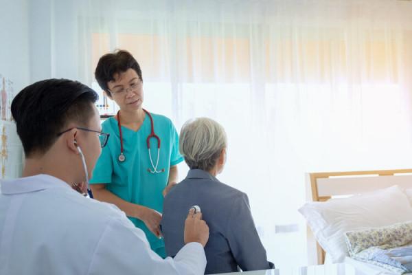 喬布斯、左暉都是有錢人，有條件接受治療，為何還是治不好癌症？