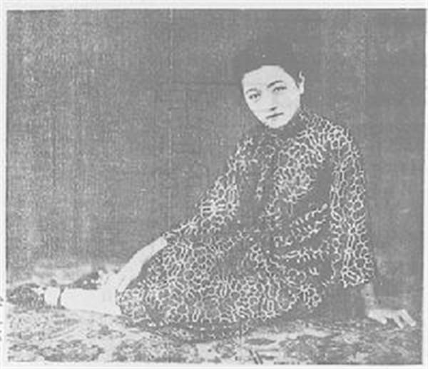 同被唐季珊騙情,阮玲玉自盡30萬人送葬,張織雲當遊娼沿街乞討 同被唐季珊騙情,阮玲玉自盡30萬人送葬,張織雲當遊娼沿街乞討