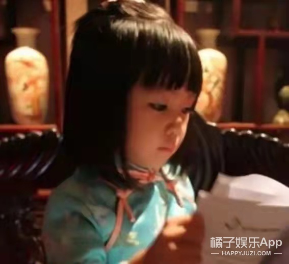 還記得徐崢陶虹的女兒徐小寶嗎？13歲的她越來越漂亮了