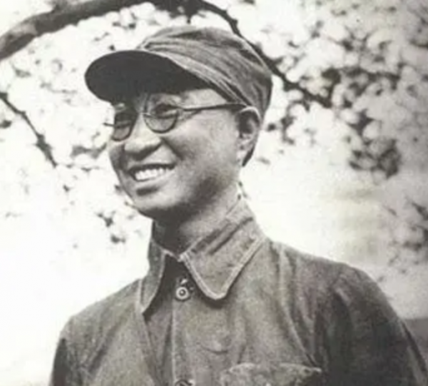 1956年一場葬禮,3位上將扶靈,千名群眾送行,這位女將軍是誰? 1956年一場葬禮,3位上將扶靈,千名群眾送行,這位女將軍是誰?