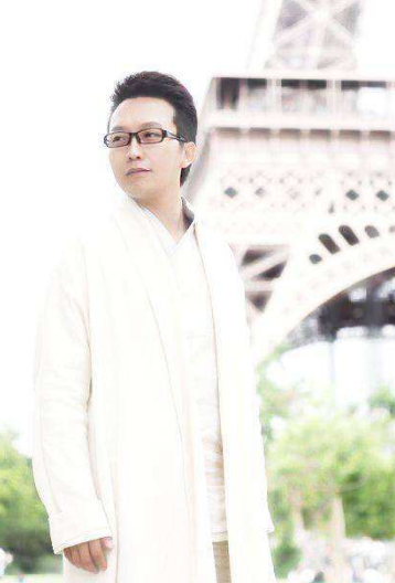 從“服務員”到“貴妃”，被辱罵的20年間，李玉剛究竟經歷了什麼