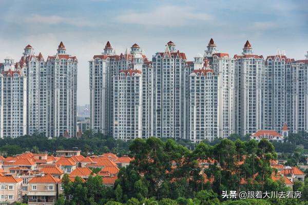 年輕人的“選擇困難症”:大城市一張床,還是老家縣城一套房? 年輕人的“選擇困難症”:大城市一張床,還是老家縣城一套房?