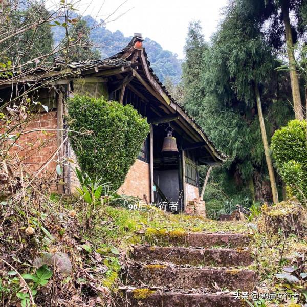 徒步成都大邑終南山，山高路遠無人煙，只有一座荒廢無人的道觀