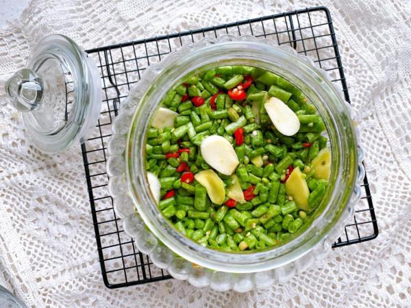 想吃酸豆角自己在家做，2種醃製方法，2天就能吃，酸辣脆爽不變質