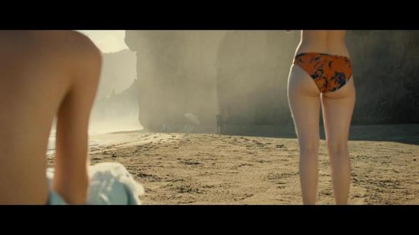 懸疑電影《老去》:濃縮生命的詭異海灘,讓度假變成度餘生 懸疑電影《老去》:濃縮生命的詭異海灘,讓度假變成度餘生