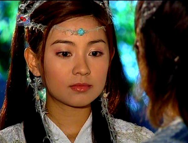 別硬演“異域美人”,有人翩翩起舞一眼萬年,有的還是把臉遮上吧 別硬演“異域美人”,有人翩翩起舞一眼萬年,有的還是把臉遮上吧