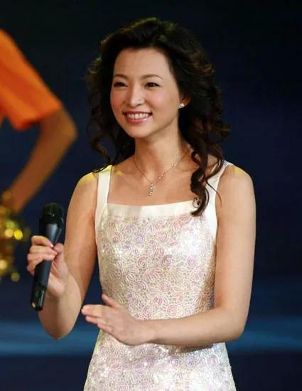 央視“女神主播”董卿到底有多美？（多圖）