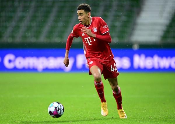 官方:18歲穆西亞拉當選拜仁8月最佳,5場貢獻3球1助攻 官方:18歲穆西亞拉當選拜仁8月最佳,5場貢獻3球1助攻