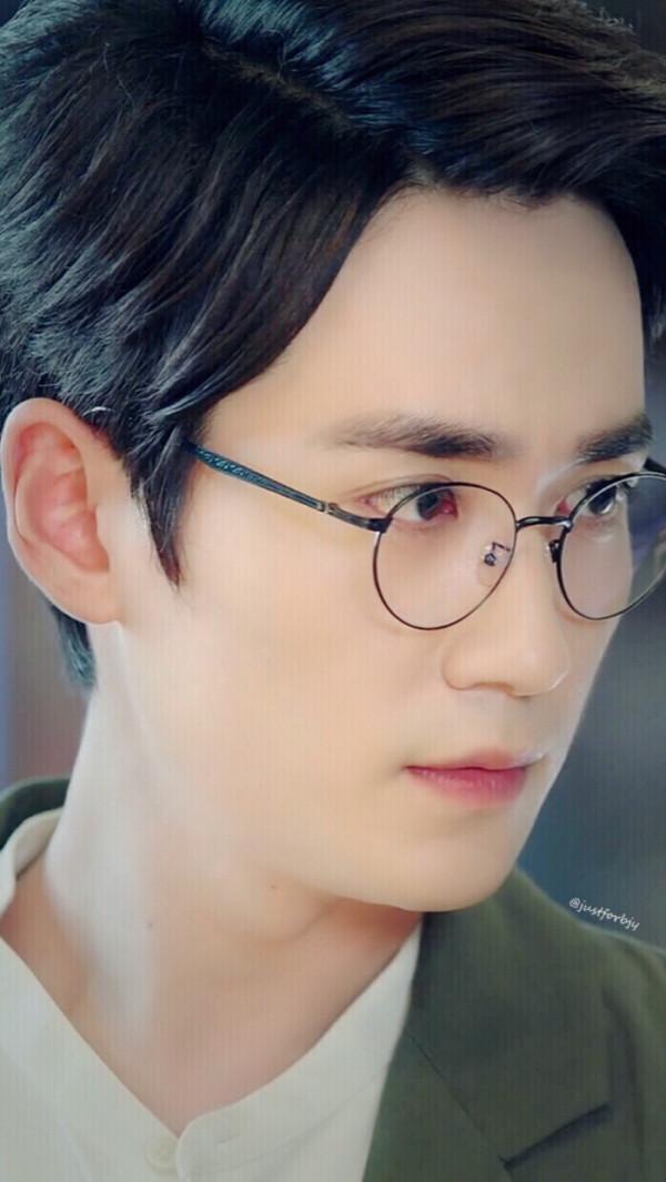 演技大爆發，這6位一人分飾多角出神入化，性格迥異讓人眼前一亮