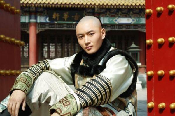 為何雍正遺詔中特意交代乾隆要善待果親王胤禮？這其中有何原因？