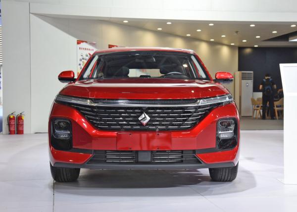 寶駿RC-5解析,掀背設計1.5T引擎夠用,可惜底盤拉跨! 寶駿RC-5解析,掀背設計1.5T引擎夠用,可惜底盤拉跨!