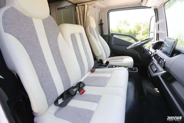 48V能源供給/大空間/水電的房車 法美瑞海角7號後廚房版頗具實力 48V能源供給/大空間/水電的房車 法美瑞海角7號後廚房版頗具實力