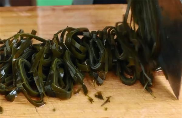 難怪飯店涼拌海帶絲那麼好吃,做法訣竅告訴你,脆嫩爽口又開胃 難怪飯店涼拌海帶絲那麼好吃,做法訣竅告訴你,脆嫩爽口又開胃