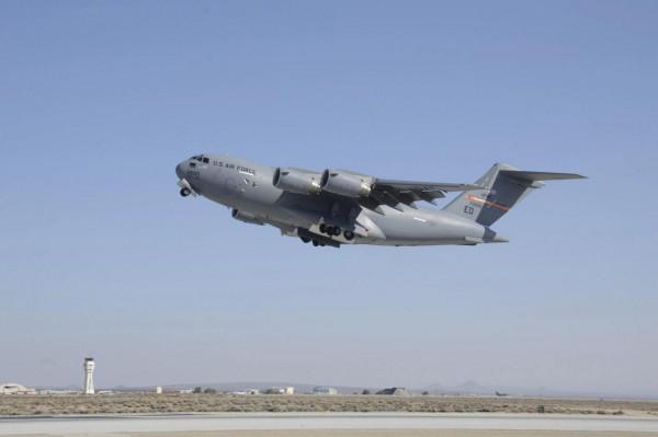 C-17“環球霸王”III運輸機圖集（200圖）