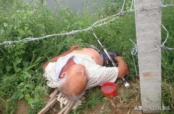 這個釣魚人的七宗罪！上對不起爹孃下對不起妻兒，為啥就不聽勸呢