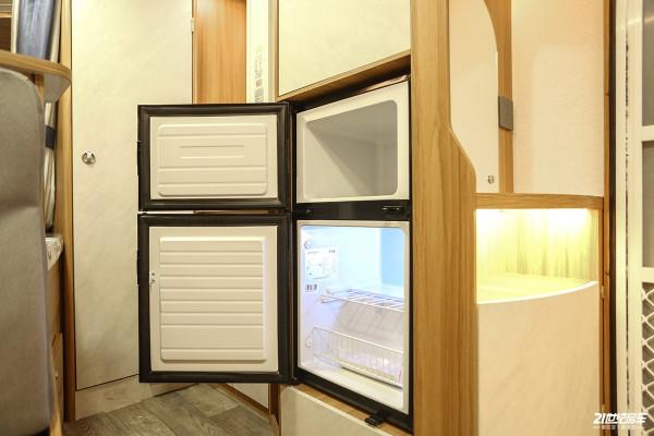 月薪7000就能買的拖掛房車！實拍卓美亞T420Z拖掛房車