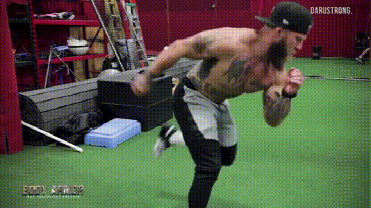 沒法去拳館怎麼辦？UFC名教練：試試居家MMA訓練法