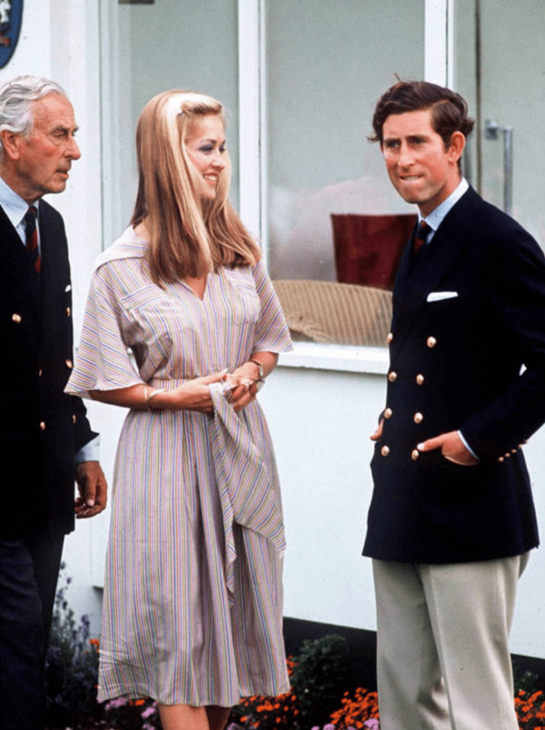 1979年，蒙巴頓將軍被暗殺，查爾斯悲痛落淚，是戴安娜安慰了他