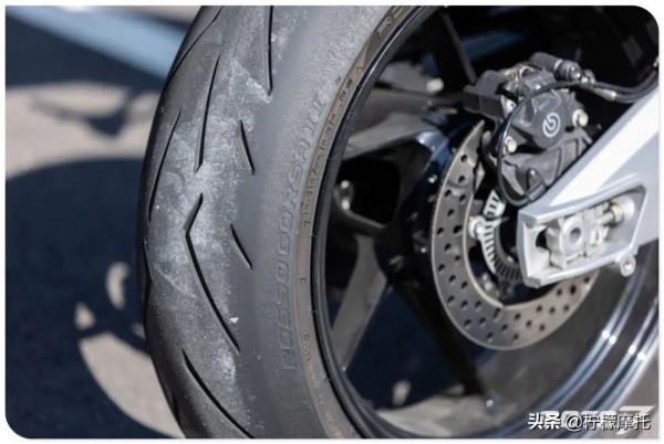 2021 RS660 試駕：操控、電控一次滿足，中量級運動車款新世代