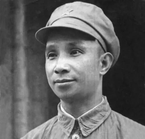 粟裕在一次檢查部隊路途中遭遇土匪襲擊,王必成聞訊立即帶兵增援 粟裕在一次檢查部隊路途中遭遇土匪襲擊,王必成聞訊立即帶兵增援