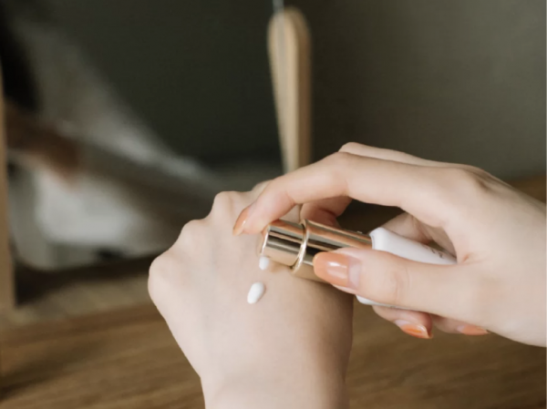 防曬大測評 | 這9款防曬霜，真的曬不黑