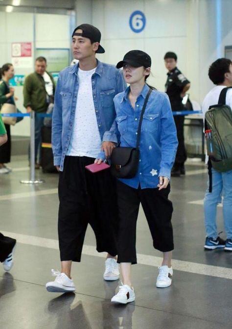 秋瓷炫兩口子穿情侶裝秀恩愛，戴棒球帽顯年輕，於曉光略顯油膩