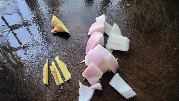 雞腿別直接燉,廣東人教我一個做法,美味好吃,每次都吃光 雞腿別直接燉,廣東人教我一個做法,美味好吃,每次都吃光