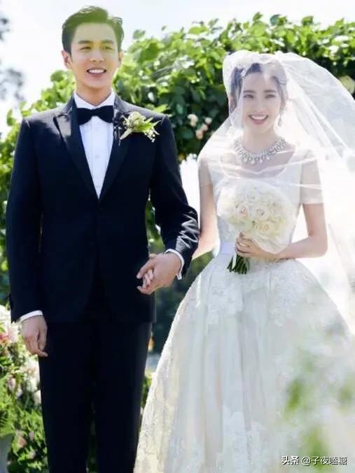 唐藝昕意外曝光住的豪宅,看到院子裡的那棵樹,我羨慕了 唐藝昕意外曝光住的豪宅,看到院子裡的那棵樹,我羨慕了