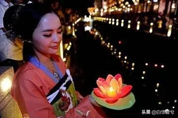 中秋節我們吃月餅,古人在幹嘛? 中秋節我們吃月餅,古人在幹嘛?