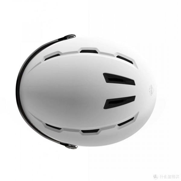 體驗滑雪運動的同時，也要保護好自己——迪卡儂滑雪裝備護具一覽