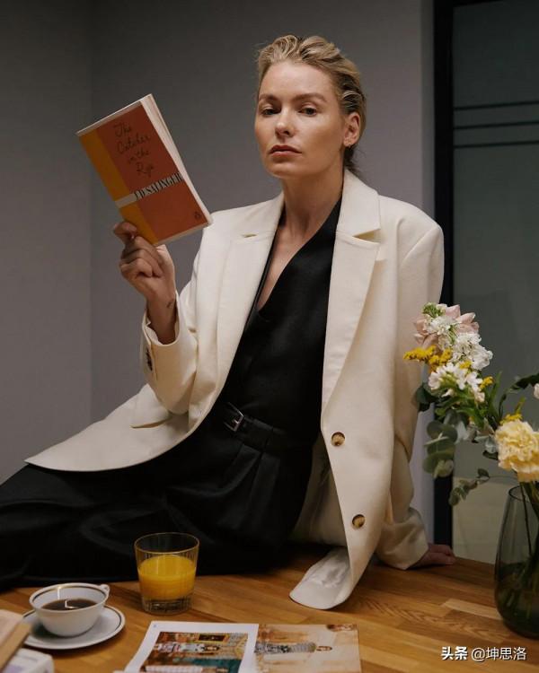 穿搭靈感丨上班女郎的秋冬通勤穿搭，時髦簡約又優雅