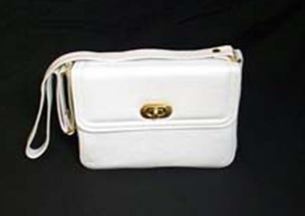 詳解美海軍女軍官的白色禮服,一套軍裝三種穿法,就看戴什麼獎章 詳解美海軍女軍官的白色禮服,一套軍裝三種穿法,就看戴什麼獎章