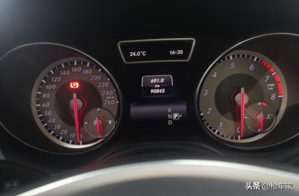 花15萬給女朋友買輛賓士GLA，賣家卻沒有門店！這樣的車能買嗎？