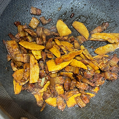 早上不知道吃什麼，一碗冬筍燒肉全搞定