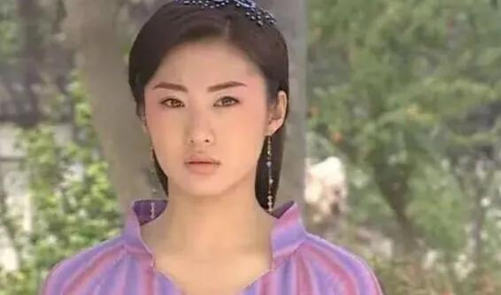 39歲“白素”復出拍戲,判若兩人再也不是《少年王》裡的白月光 39歲“白素”復出拍戲,判若兩人再也不是《少年王》裡的白月光