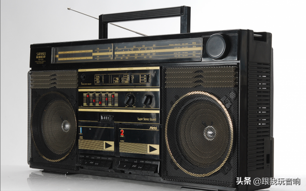 80年代Uher Sankei推出的TCR-S93復古行動式收錄機音響 80年代Uher Sankei推出的TCR-S93復古行動式收錄機音響